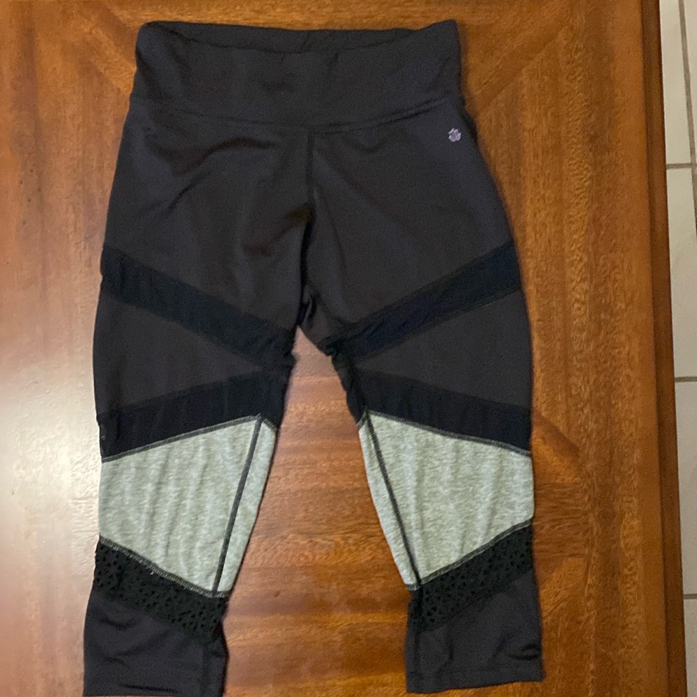 Size small yoga workout, lounge, street wear stretchy leggings